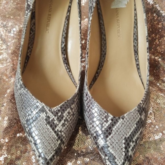 Banana Republic Shoes - Banana Republic snakeskin pattern pumps
